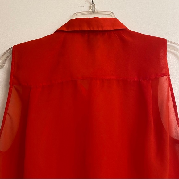 🔺 Red Sheer H&M Sleeveless Button Down - Picture 6 of 7